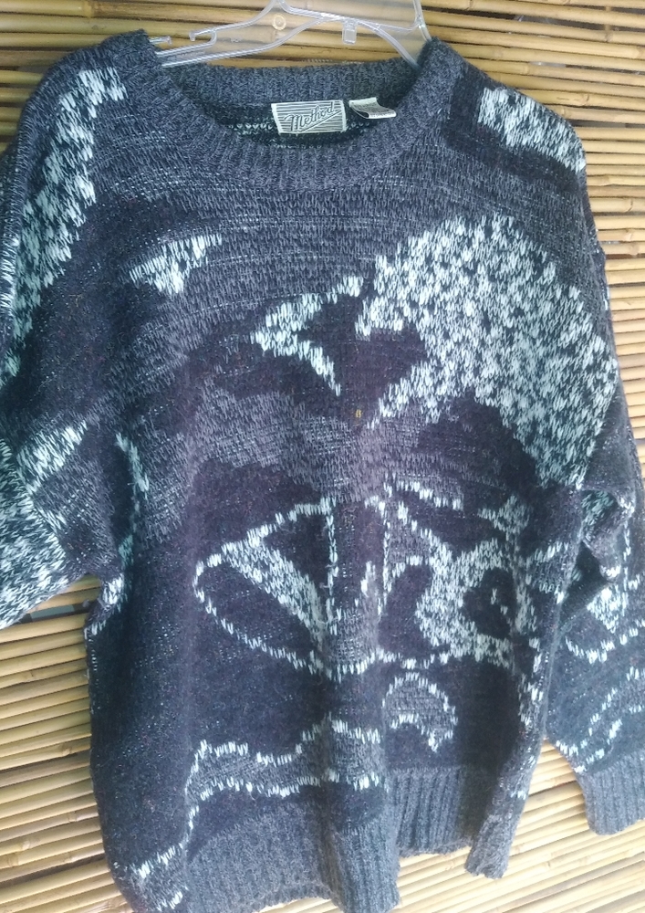 Method XL Mens Pullover Artistic Design Sweater in Gray White